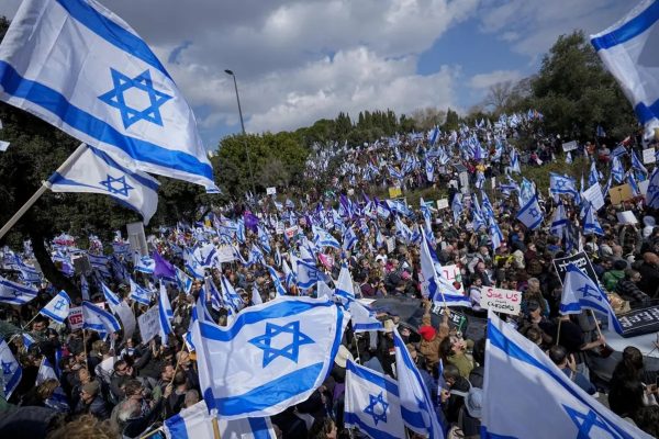 Israele: Netanyahu “prigioniero” dei partiti ortodossi